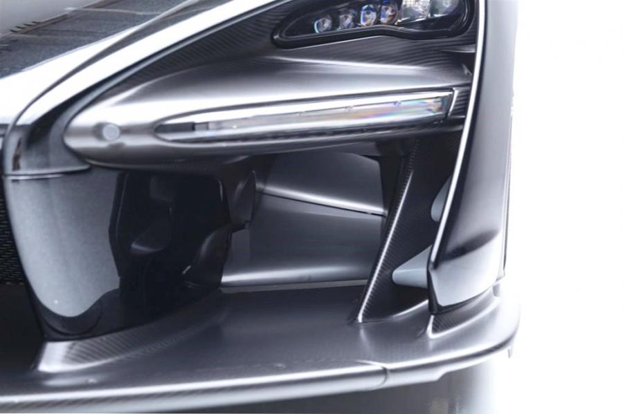 Детали экстерьера McLaren MSO Senna Bespoke Diamond Black 2019 года  (фото 27 из 37)